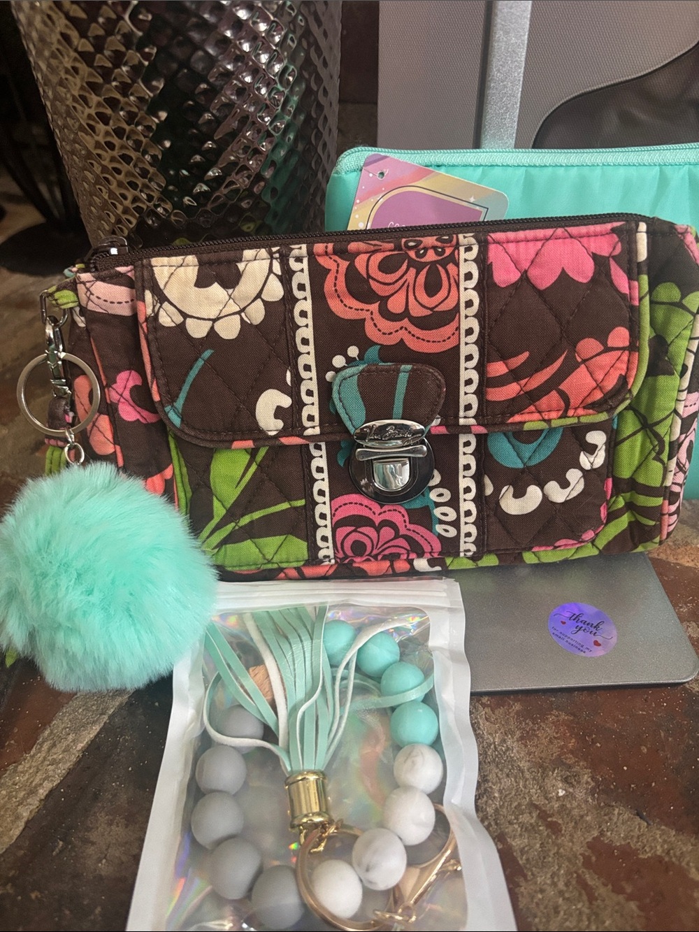 Vera Bradley Floral Quilted Wristlet w/ bag charm and cosmetic bag bundle - Picture 4 of 6